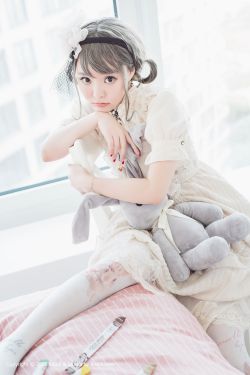 免费看咬乳吸乳的小说